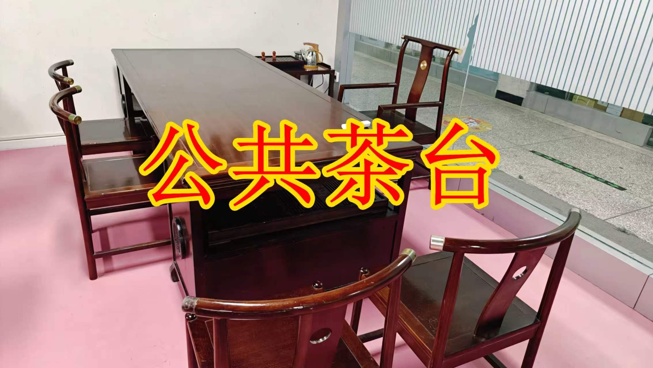 和昌中央城邦商铺面积灵活：小面积办公室至大面积办公、经营空间均可选择； 部分房源可注册公司，满足企业办公需求； 商铺临街，具备上下水、用电等经营条件； 适合副食品、茶叶、酒水、百货、电商、培训、办公等多种行业。
